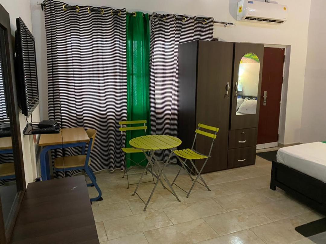 Hgl Guest House East Legon Exteriér fotografie