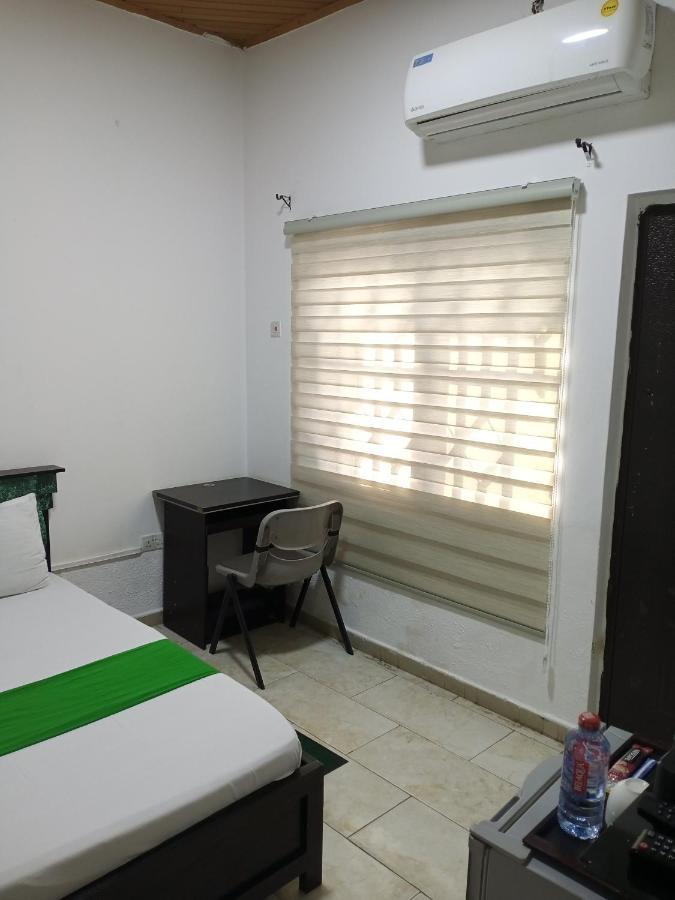 Hgl Guest House East Legon Exteriér fotografie