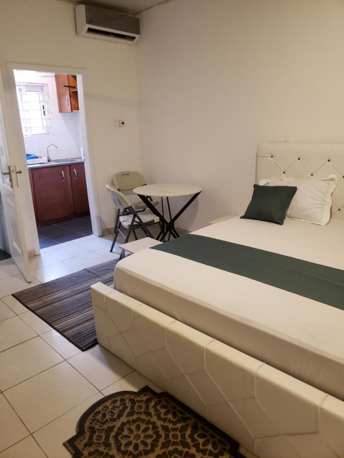 Hgl Guest House East Legon Exteriér fotografie